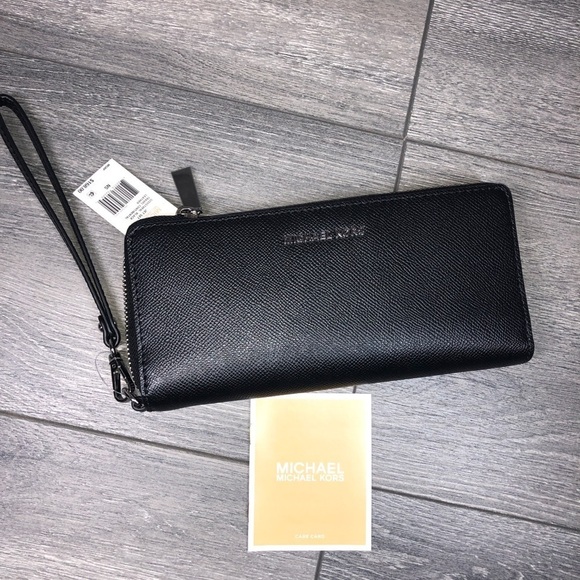 Michael Kors Jet set continental wallet